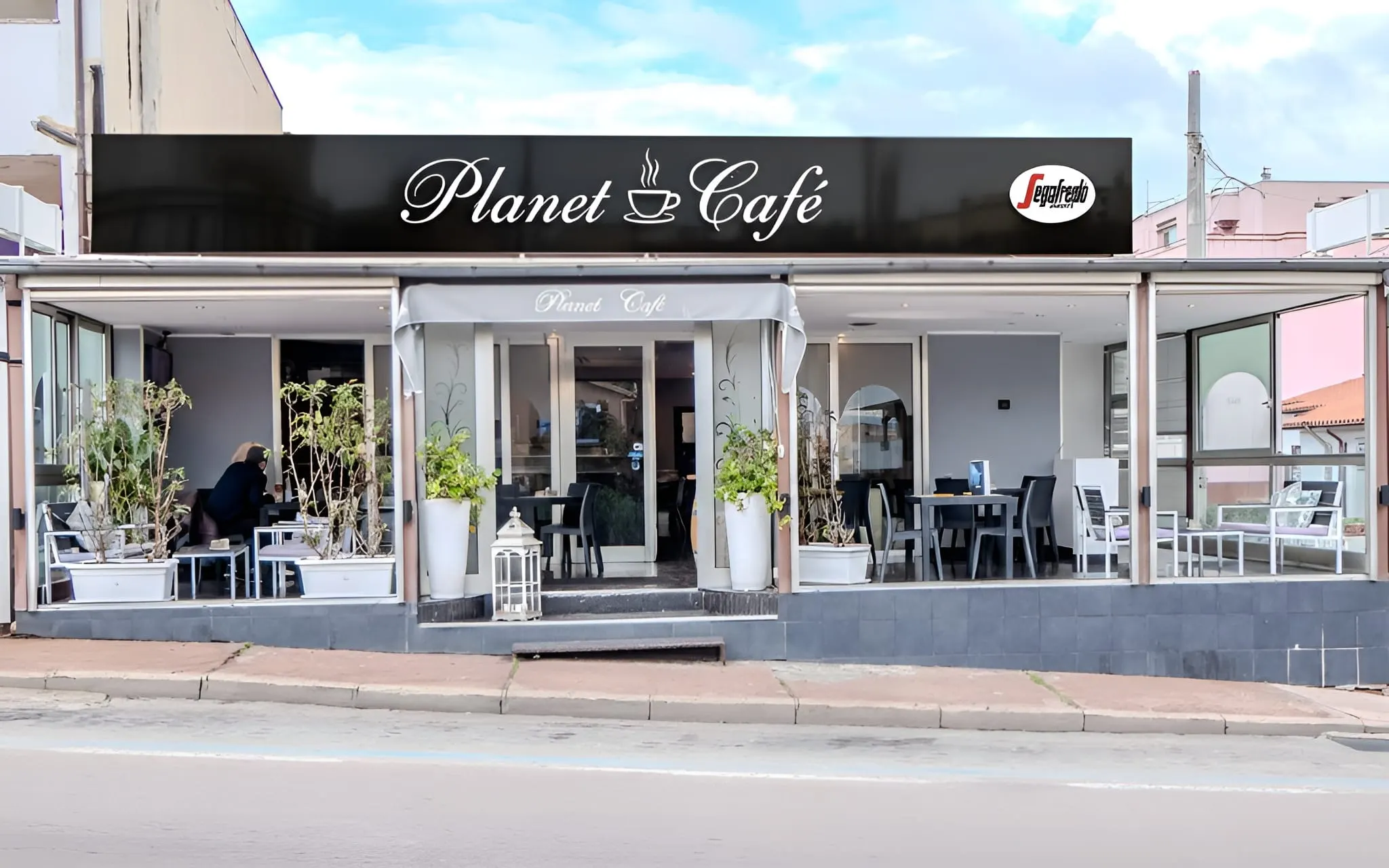 Bar-Pizzeria-Planet-Cafe-Olbia-
